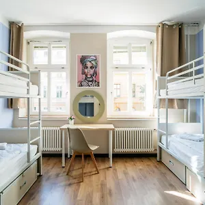 eastseven-berlin-hostel.find-berlin-hotels.com/