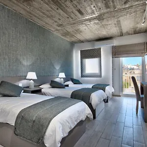 cozy-rooms-hotel.hotelssaintjulians.com/
